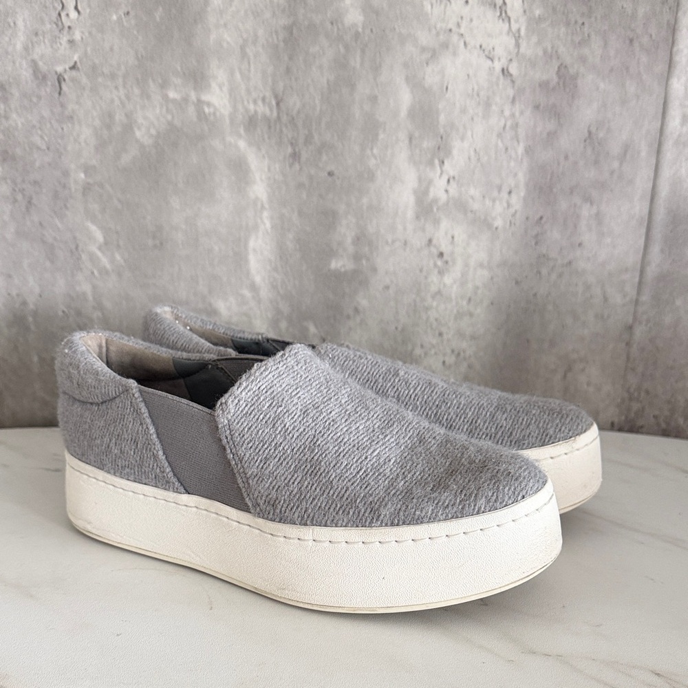 VINCE Warren slip on sneaker Gray Slip-On Shoes sz 6